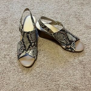 Cole Haan snakeskin wedge sandal size 8 womens